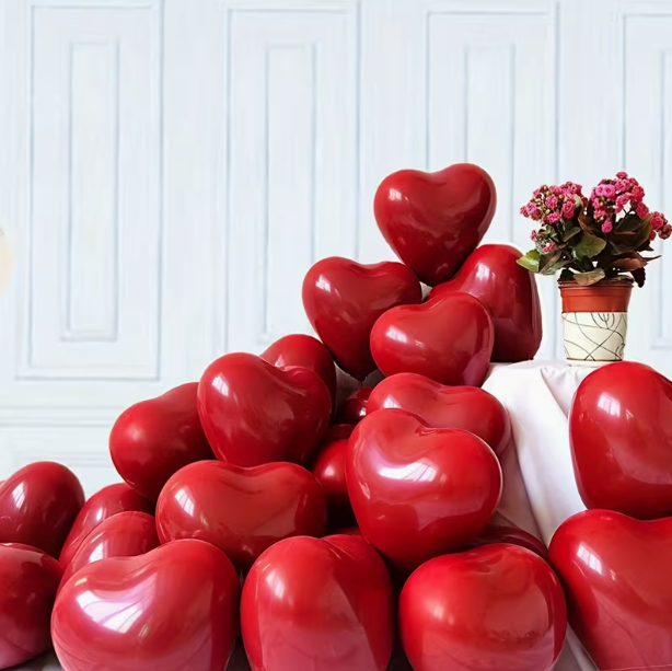35-Piece Red Heart Balloon Set